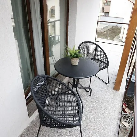 Tranquil Oasis With Chic Decor * Bucharest