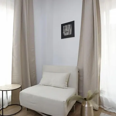 Apartment Tranquil Oasis With Chic Decor Bucharest